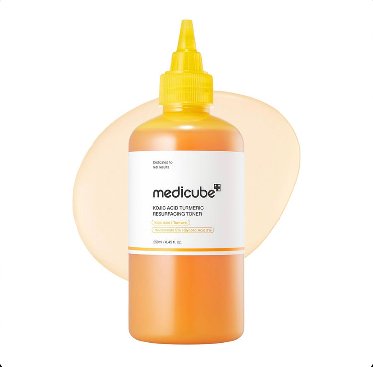 تونر لایه بردار و روشن کننده کوجیک اسید و زردچوبه مدی کیوب MEDICUBE حجم 250 میل